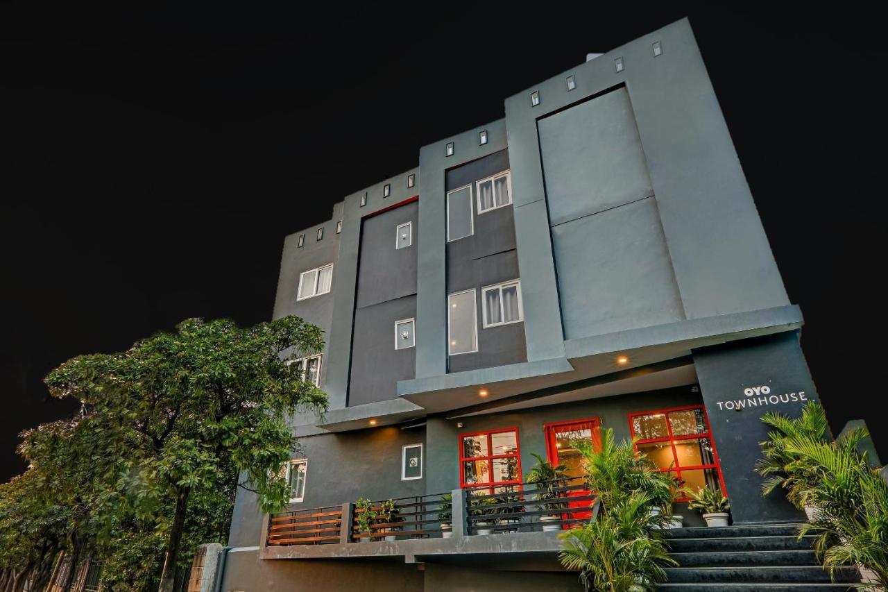 Super Townhouse 139 Ashiyana Smriti Upvan Near Emerald Mall Lucknow Bijnaur Екстериор снимка