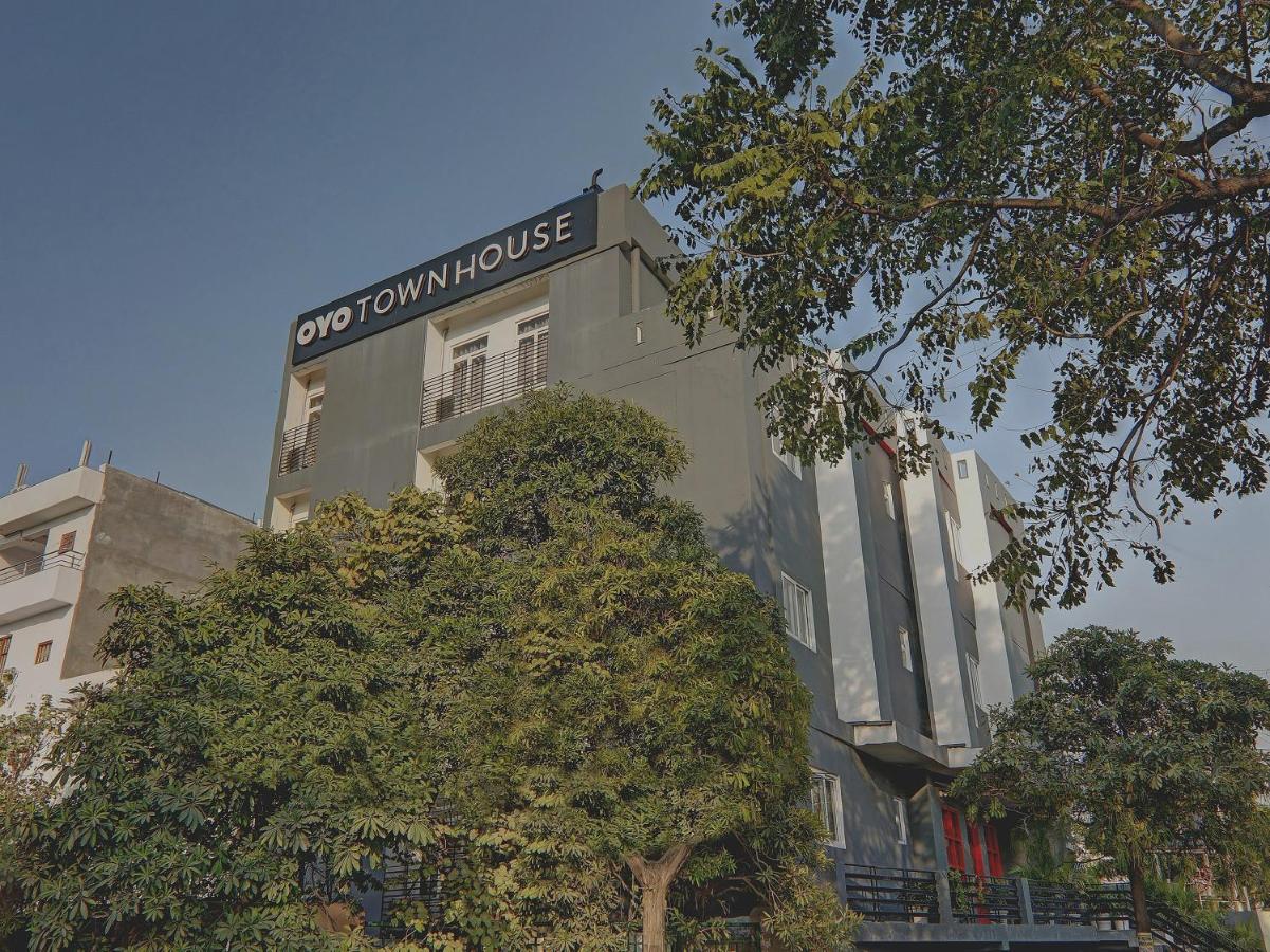Super Townhouse 139 Ashiyana Smriti Upvan Near Emerald Mall Lucknow Bijnaur Екстериор снимка